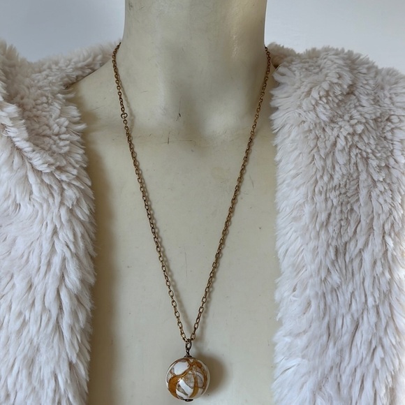 Venetiaurum Murano Glass Ball Pendant and adjustable Gold Plated Chain Necklace - Picture 3 of 9